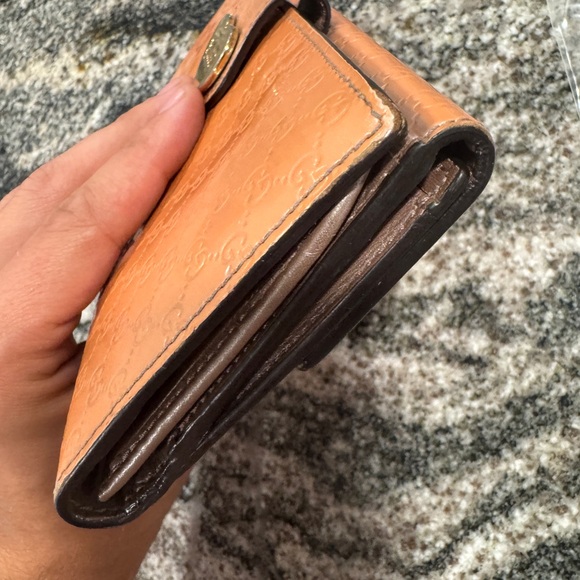 Gucci Tan Embossed Leather Wallet with Gold Heart Clasp with Free COA - Picture 10 of 10